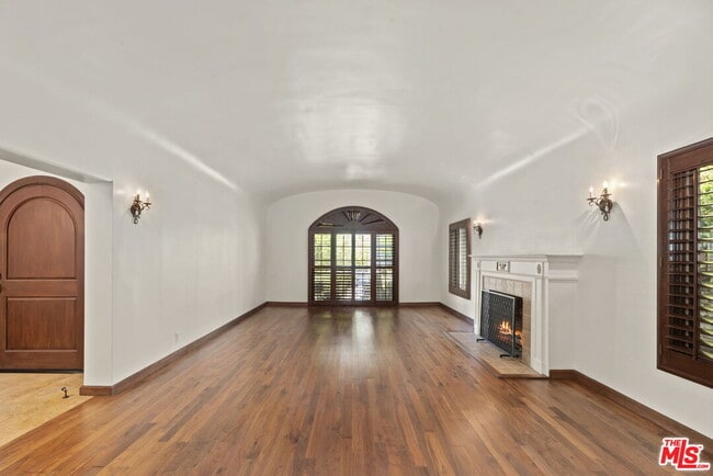 Building Photo - 664 S Highland Ave