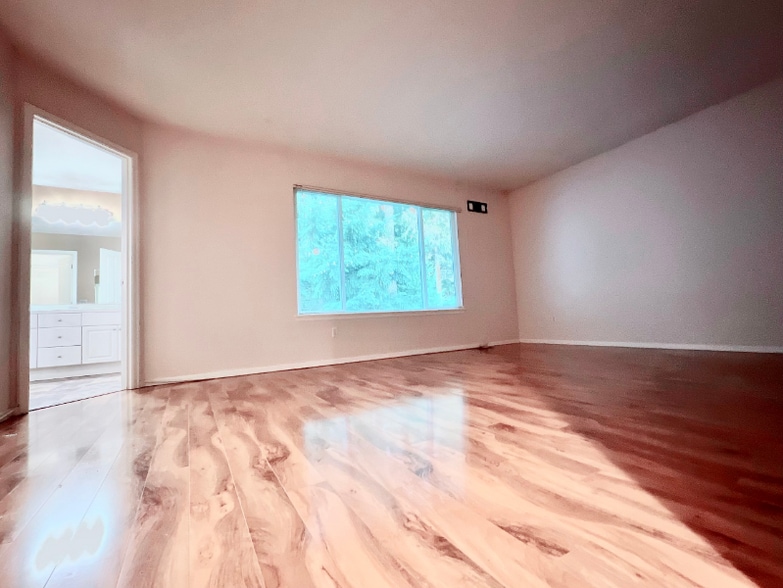 Building Photo - 3319 162nd Pl SE