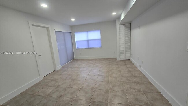 Building Photo - 6515 W 26th Dr