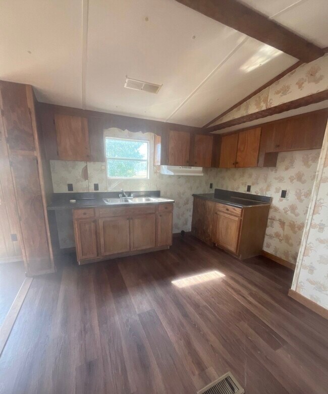 Building Photo - 152 Aiken Rd