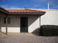 Building Photo - Fabulous Home Close to everything you'll N...