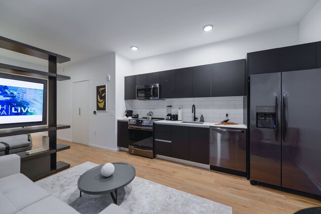 Building Photo - 398 NE 5th St