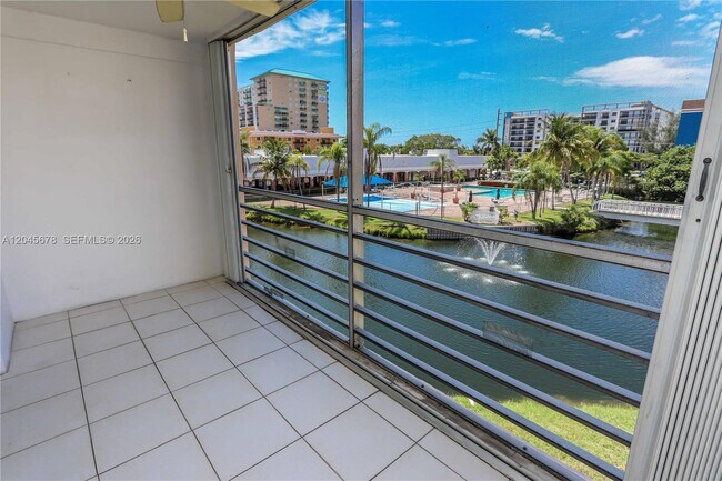 Building Photo - 505 E Dania Beach Blvd