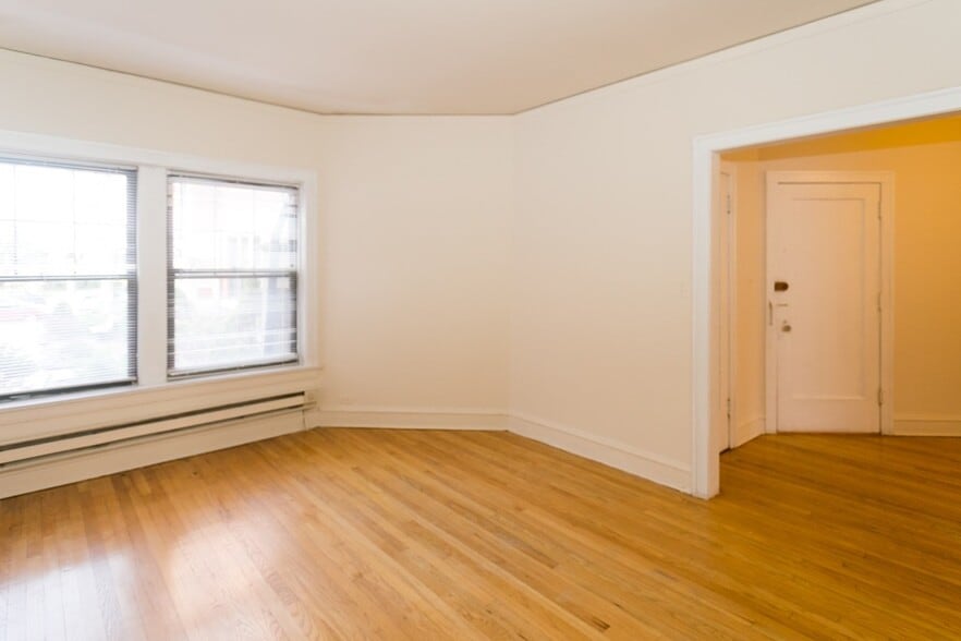 Building Photo - 1314 Oak Ave