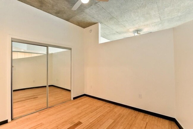 Building Photo - 3324 Peachtree Rd NE