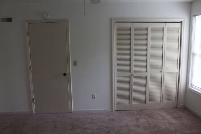 Building Photo - Bright Duplex Minutes Away from Clemson's Campus!