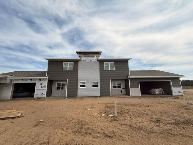 Building Photo - 3826/3830 Kensington Place