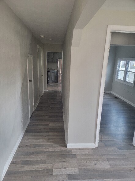 Building Photo - 410 Middlesex St