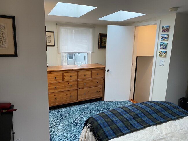 3rd floor Main bedroom - 2208 Panama St