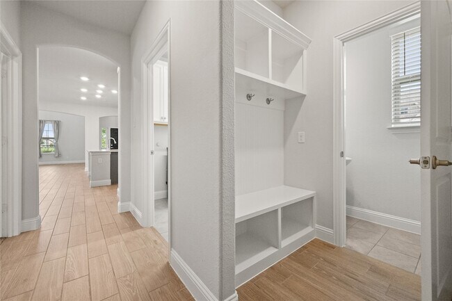Building Photo - 1716 Elise Ln