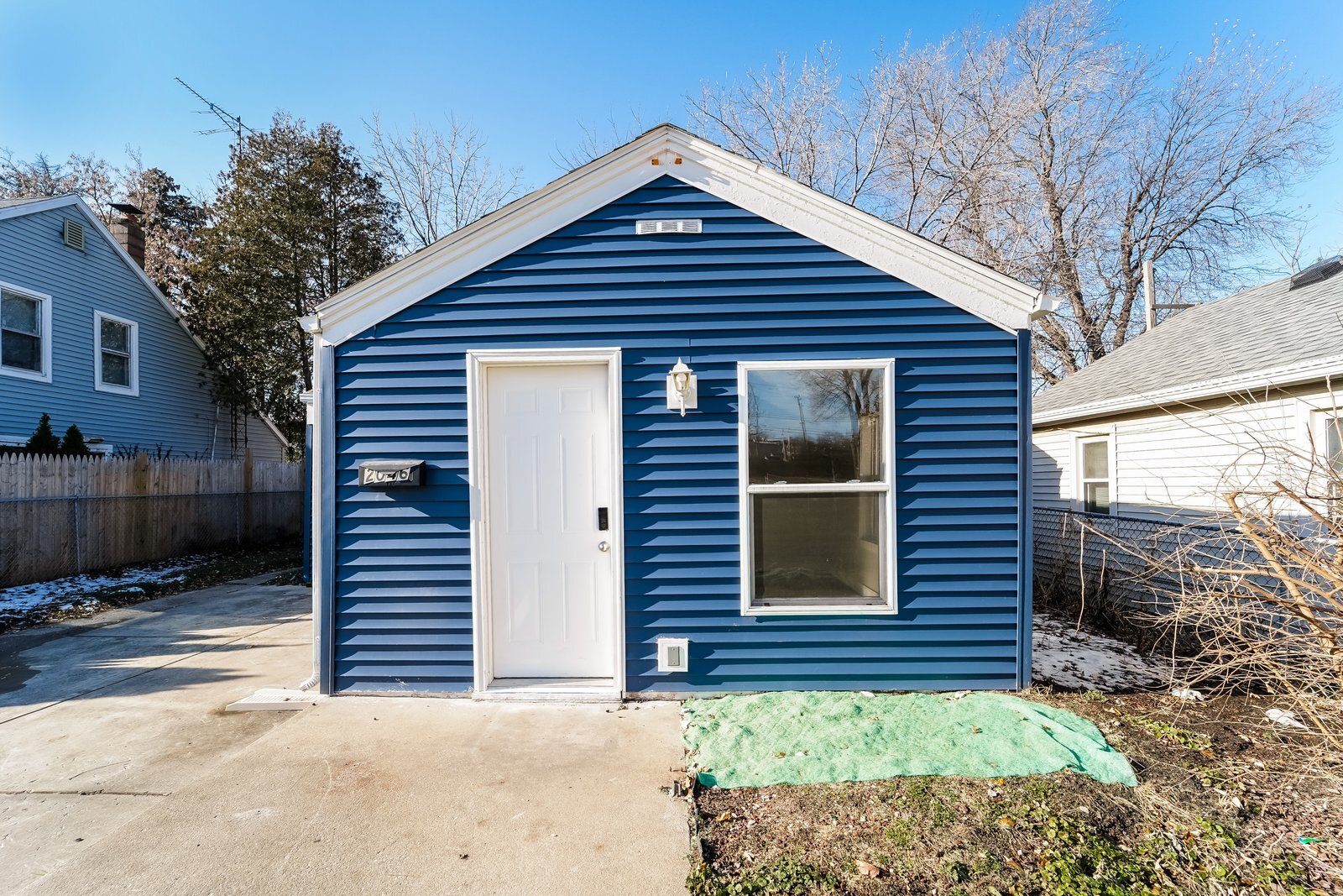 Building Photo - 2046 Russet St