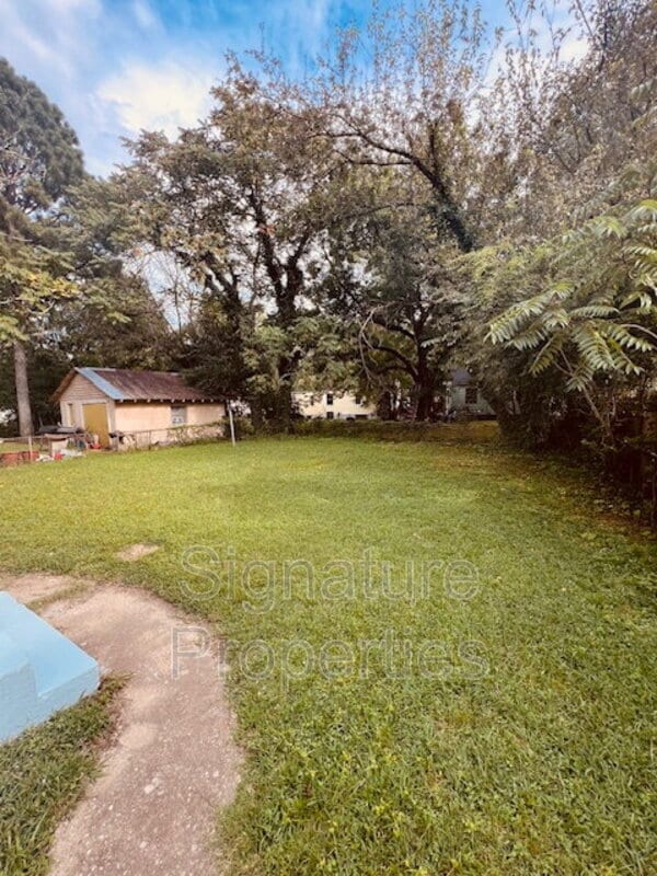 Building Photo - 2128 N Whitehill Dr