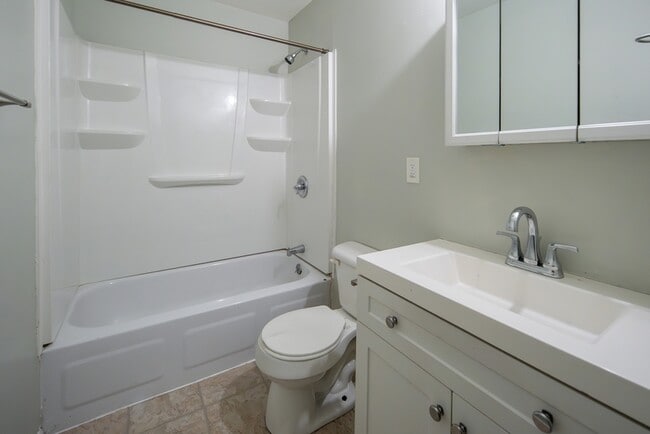 Building Photo - 50-62 East Street - 3B