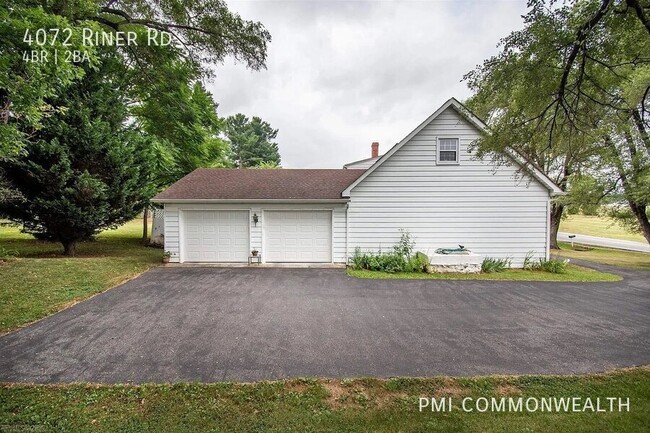 Building Photo - 4 Bed / 2 Bath Single Family (Available 4/...