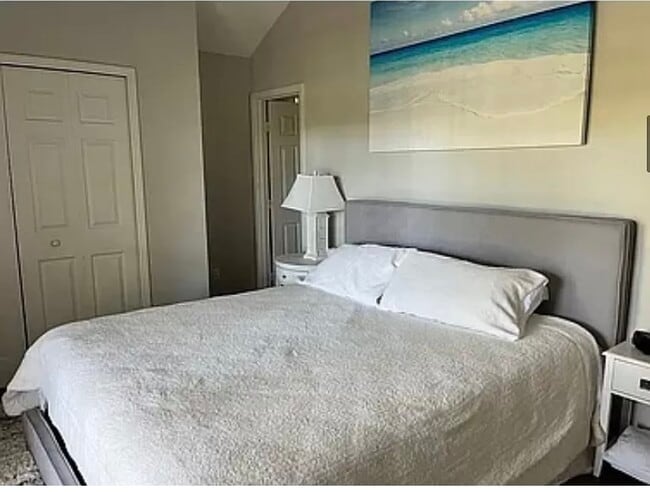 Building Photo - 56 Golf Club Dr