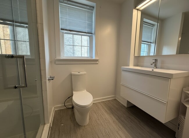 Building Photo - 2529 Grays Ferry Ave