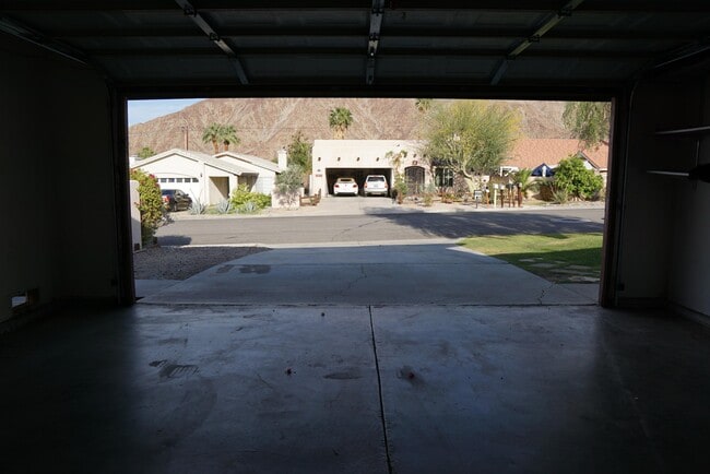 Building Photo - 53805 Avenida Martinez