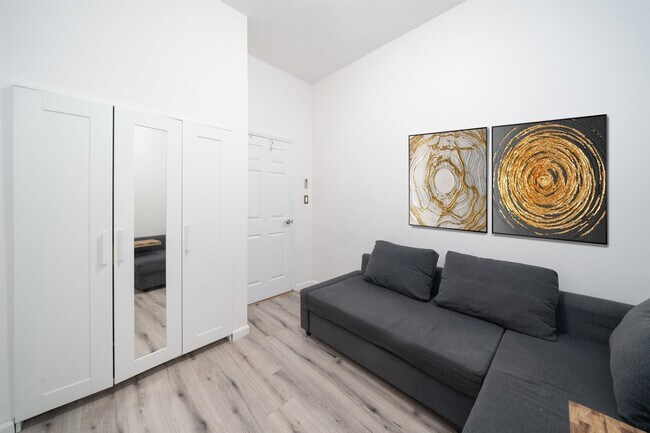 Building Photo - 201 Pavonia Ave