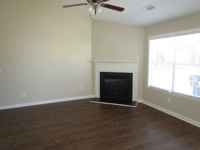 Building Photo - 305 Brannans Ct