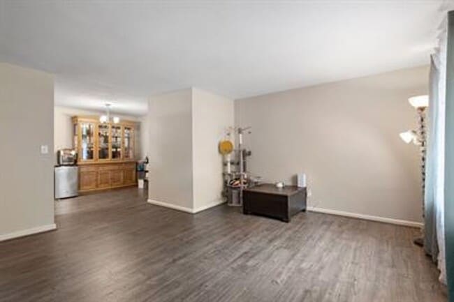 Building Photo - 222 Belray Dr