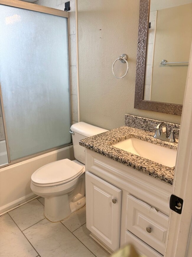 Building Photo - SPECIAL*** 1/2 OFF THE 2nd Months Rent - Q...