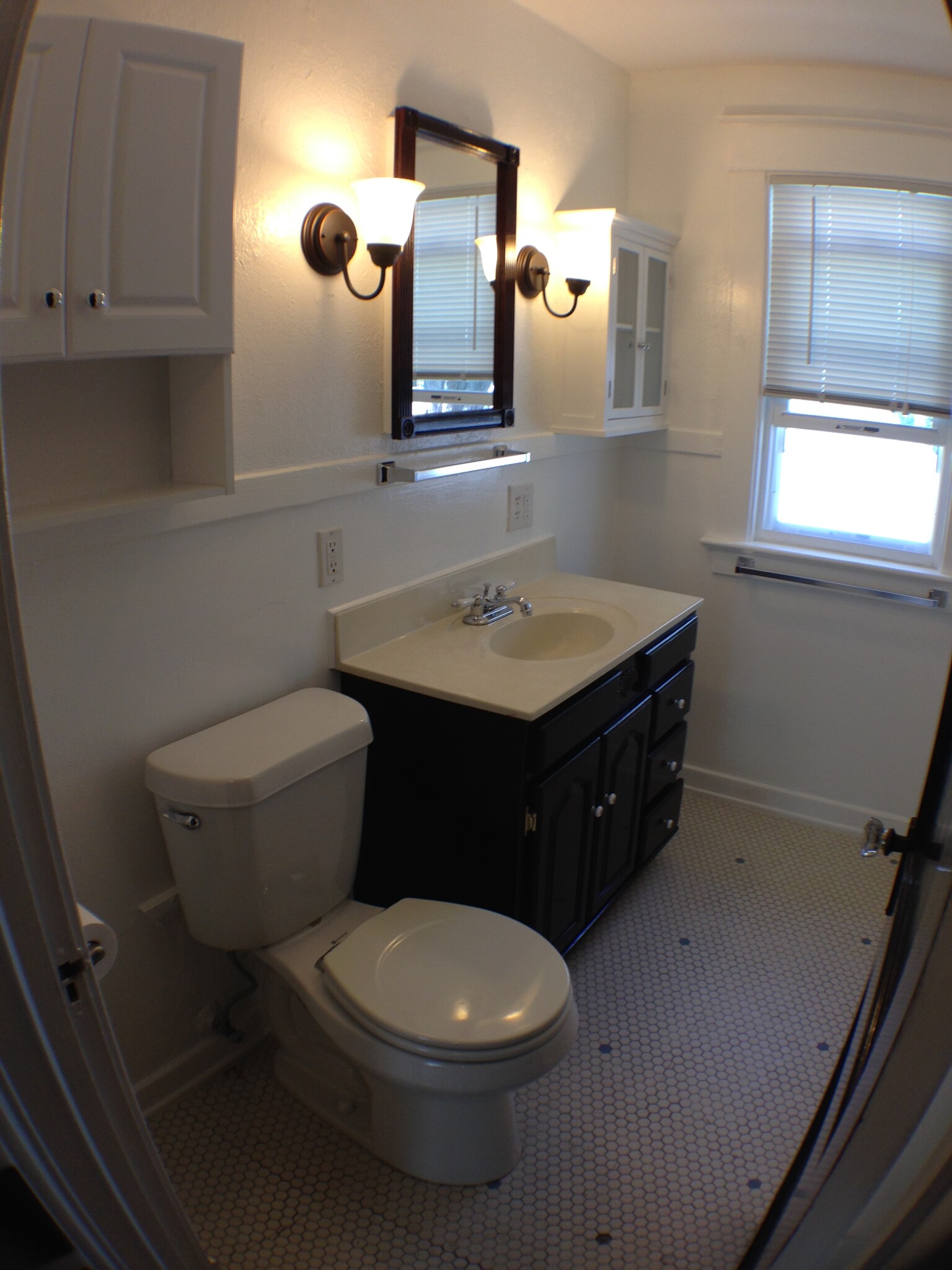 Building Photo - 100 Somerton Ave