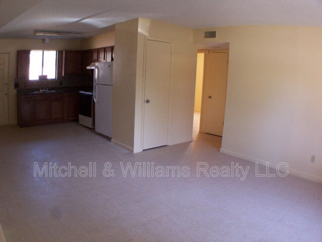 Building Photo - 5021 Westchase Ct