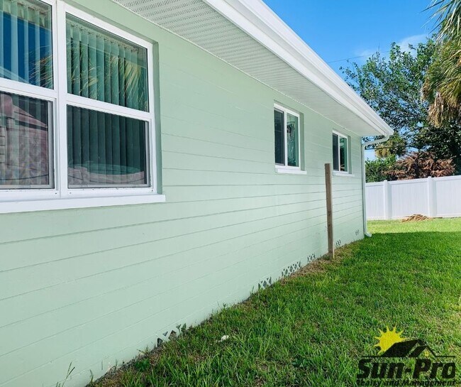 Building Photo - 227 Ponce De Leon Dr