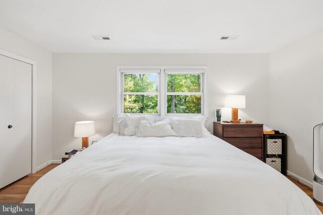 Building Photo - 6605 Grey Fox Dr