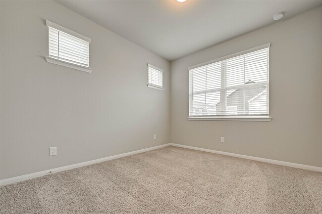 Building Photo - 1521 Beach Oak Dr