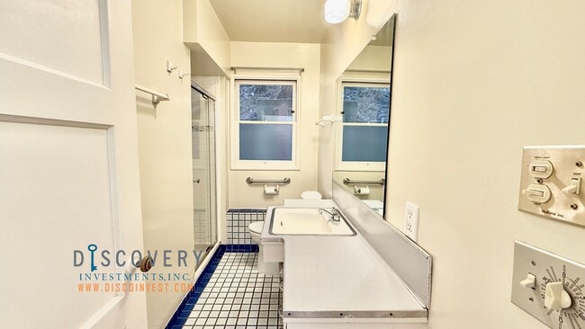 Building Photo - Mid-Century Montclair 3+ Bedroom with Filtered San Francisco Bay Views!