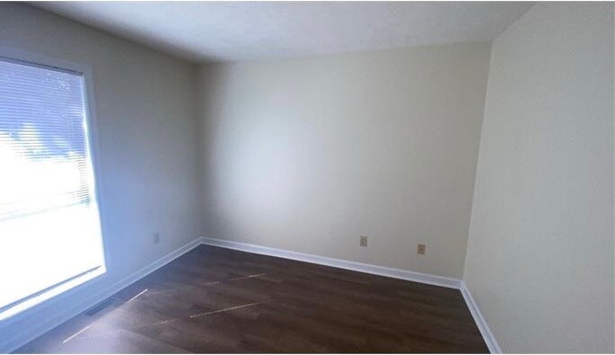 Second Bed - 5878 Aftonshire Dr