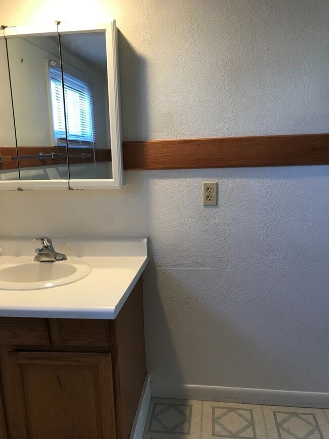 Building Photo - 2007 Lake Elmo Dr