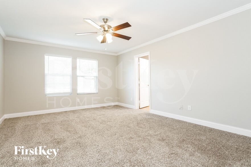 Building Photo - 101 Sycamore Cir