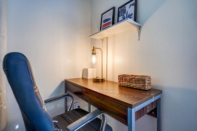 Building Photo - 8 Craig Ave