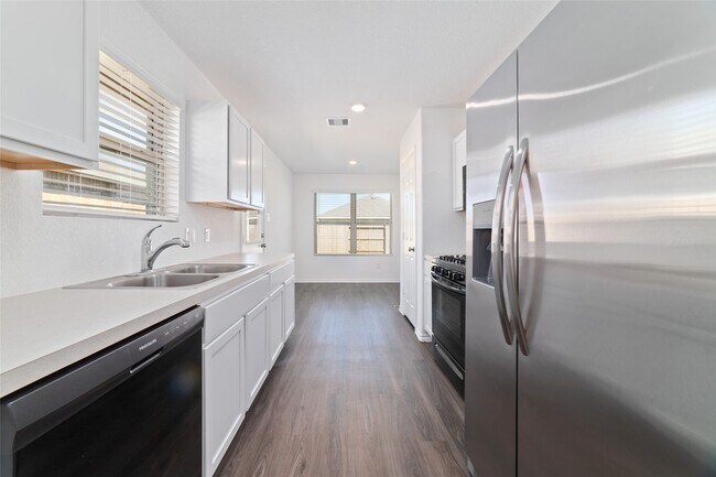 Building Photo - 27022 Vis Fld Dr