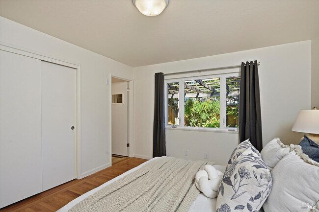 Building Photo - 2410 Mendota Way