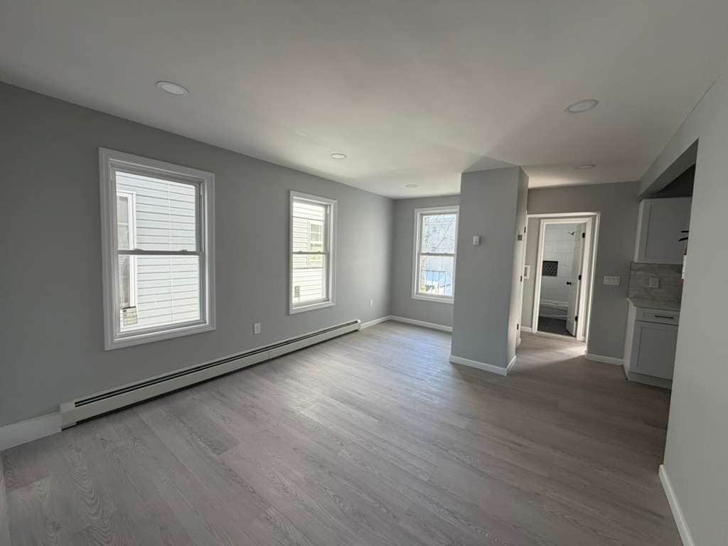 Building Photo - 17 E 15th St