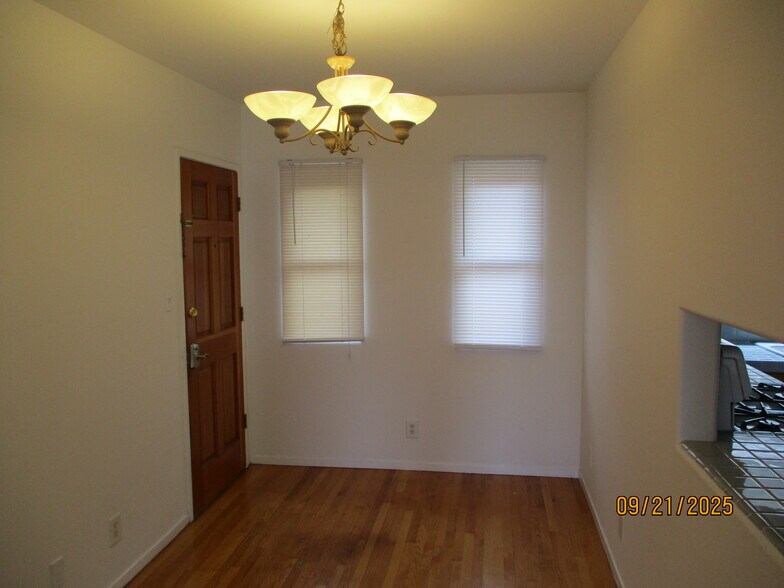 Building Photo - 4400 Overland Ave