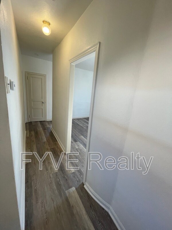 Building Photo - 489 Norton St