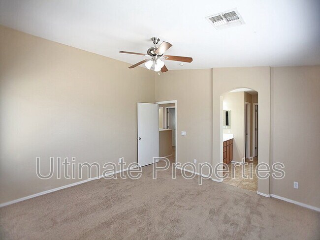 Building Photo - 7722 S 48th Ln