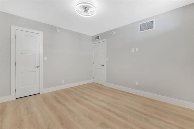 Building Photo - 750 N Ocean Blvd