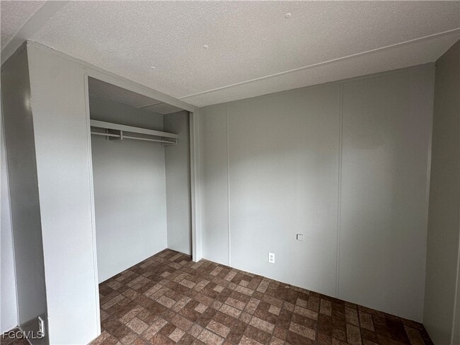 Building Photo - 7945 Hart Dr