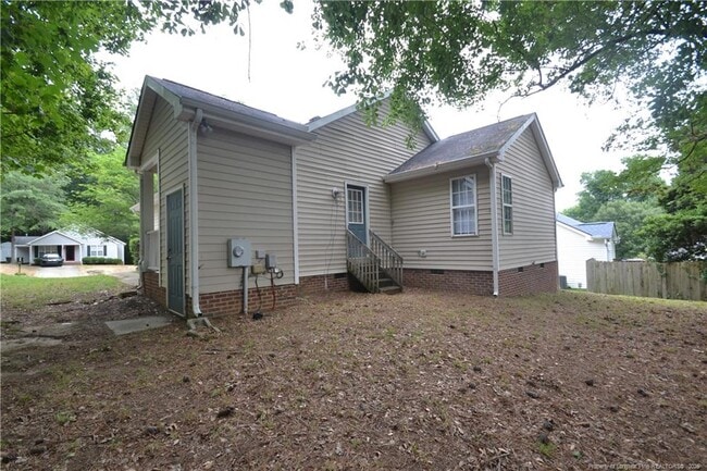Building Photo - 1512 E Lenoir St