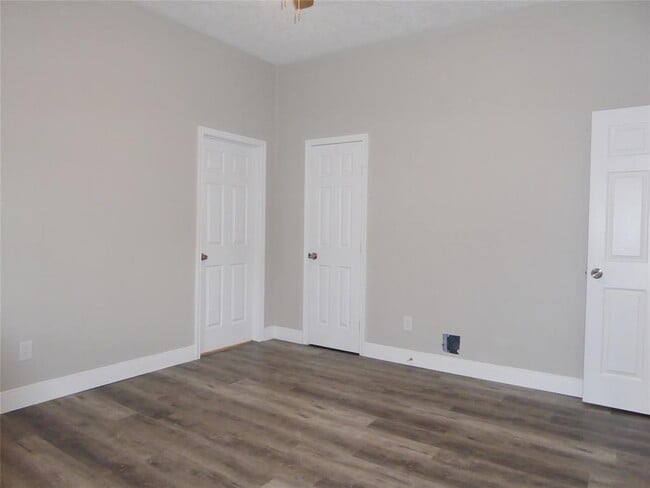 Building Photo - 8126 Glorieta Dr