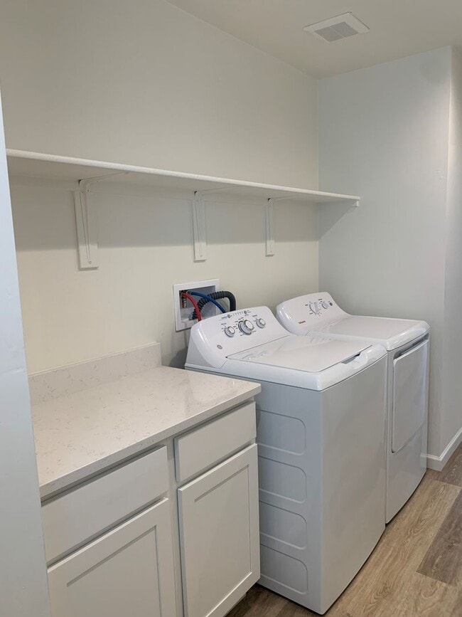 Building Photo - 2494 S Clovis Place-