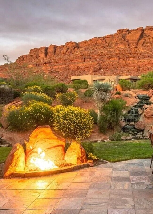 Building Photo - Furnished 3 Bedroom Entrada Home!!