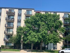 Building Photo - 9701 N Dee Rd
