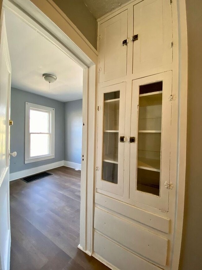 Building Photo - Niles 2 bedroom/1 bath unit