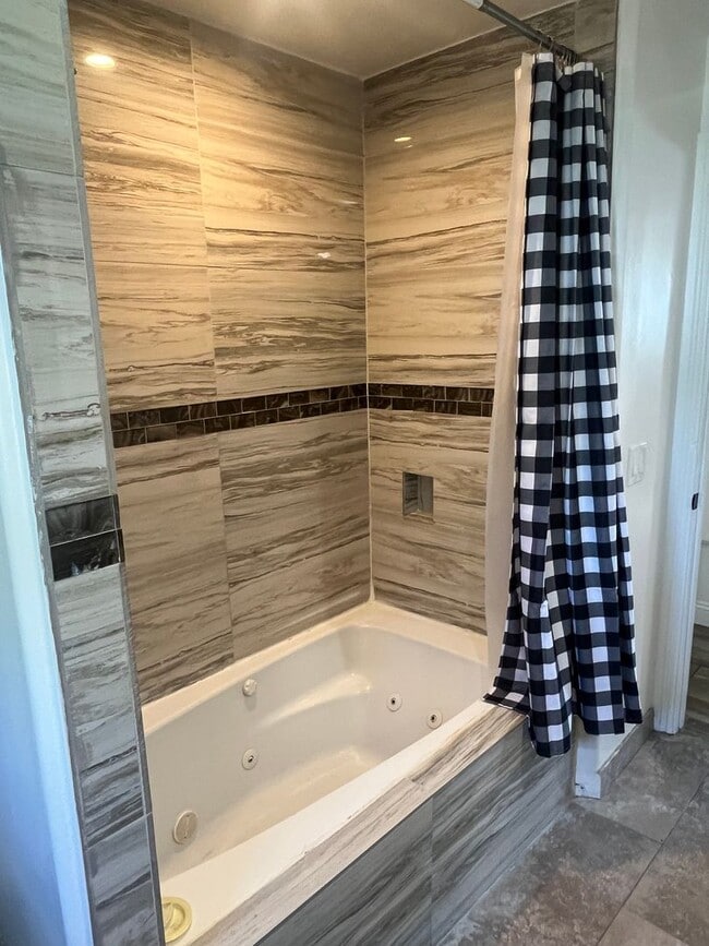 Building Photo - 134